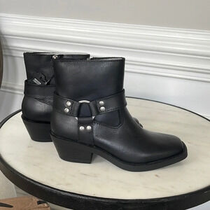 Women's Westinn Harness Booties size 5